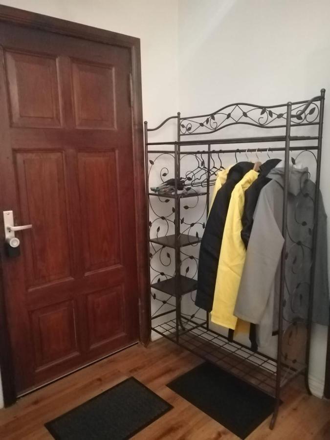 Kleine Galerie Apartment Fuer 3 Mit Kueche Kamin Netflix Parken Und Hofladen Steinhofel Kültér fotó